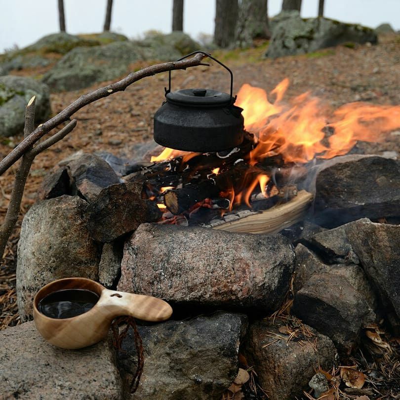 Sist men inte minst, Birgit Snögren brukar njuta av eldkokat kaffe i januari. Fotot har hennes make Per-Erik Snögren tagit.