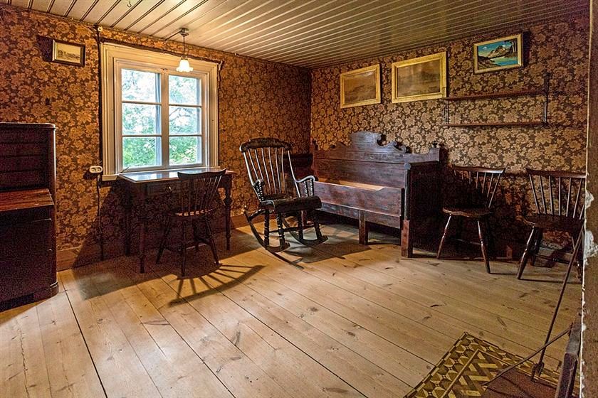 Husets ventilation består av självdrag.