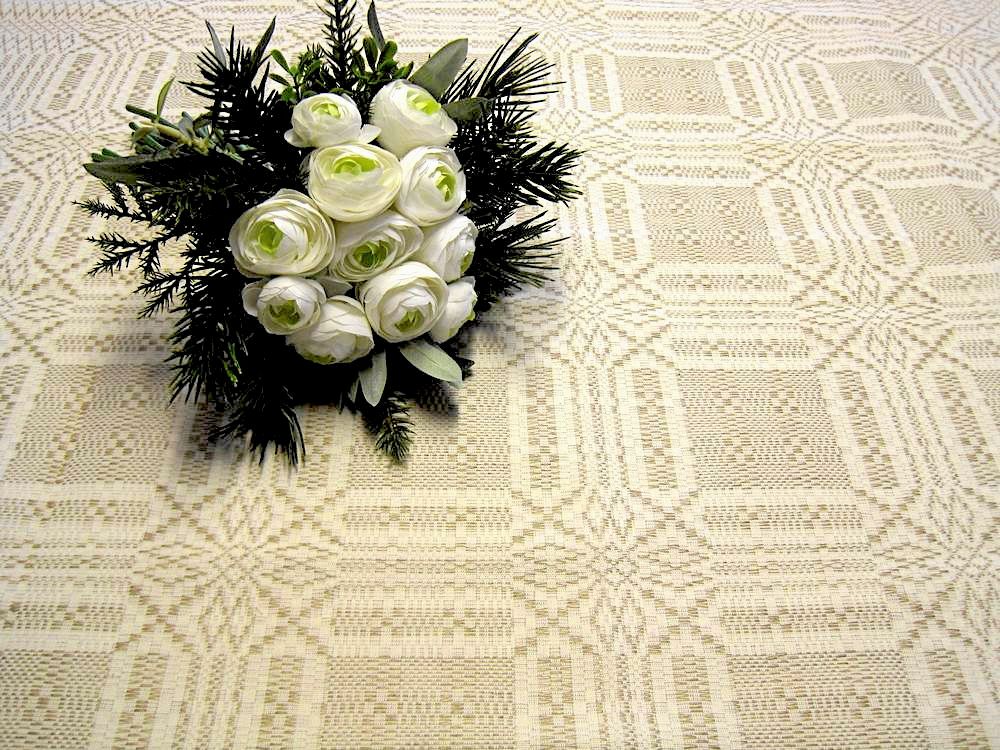 Ett av Insjön väveris klassiska mönster: Norrlandskrus, här som oblekt linneduk.