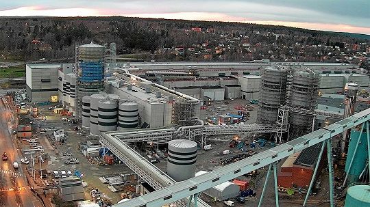 Världens modernaste kartongmaskin byggs nu i Grums. Investeringen ligger på 7,6 miljarder kronor