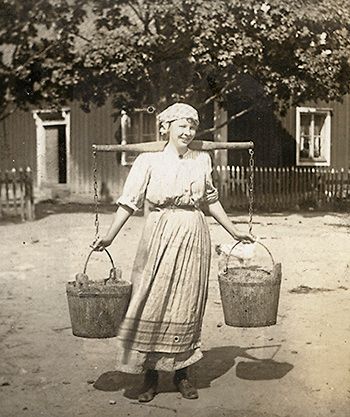 Ester Blenda Nordström var journalisten som tog jobb som piga för att avslöja deras tuffa tillvaro på gården.