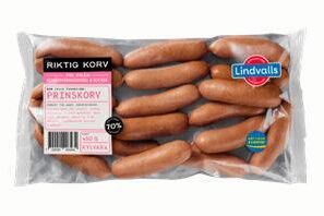 Prinskorv från Småland! Goda prinskorvar är korvmathantverk av bästa slag. Som här från korvtillverkaren Lindvalls.