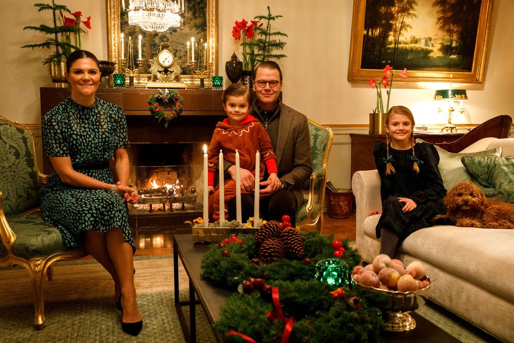 Kronprinsessfamiljen önskar glad advent, Haga slott. 29 november 2020