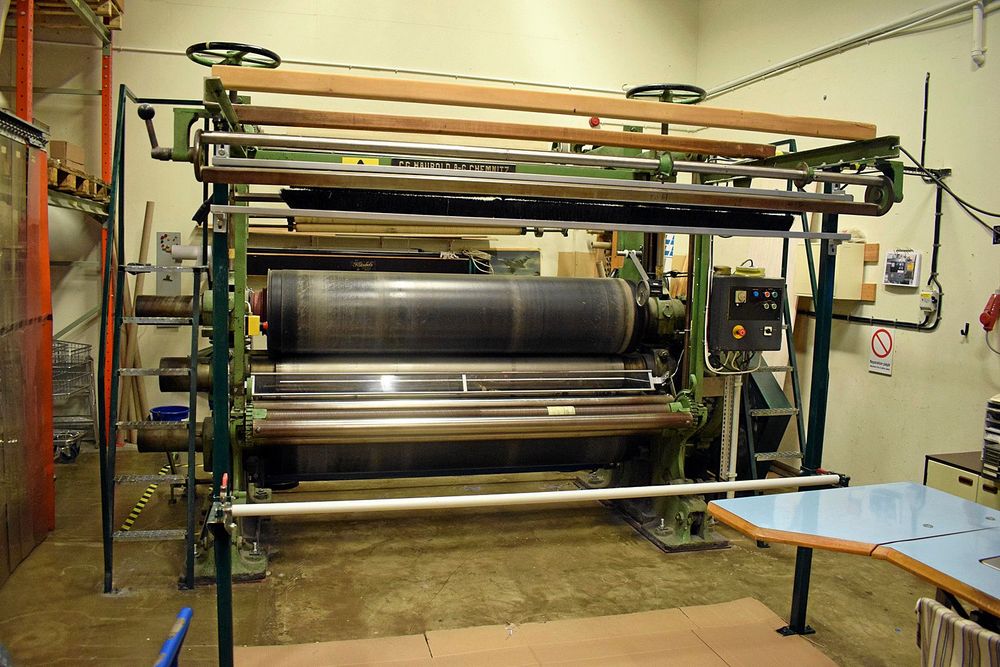 En hel del av maskinerna i produktionshallen köptes upp av Andreas Johanssons förfäder.