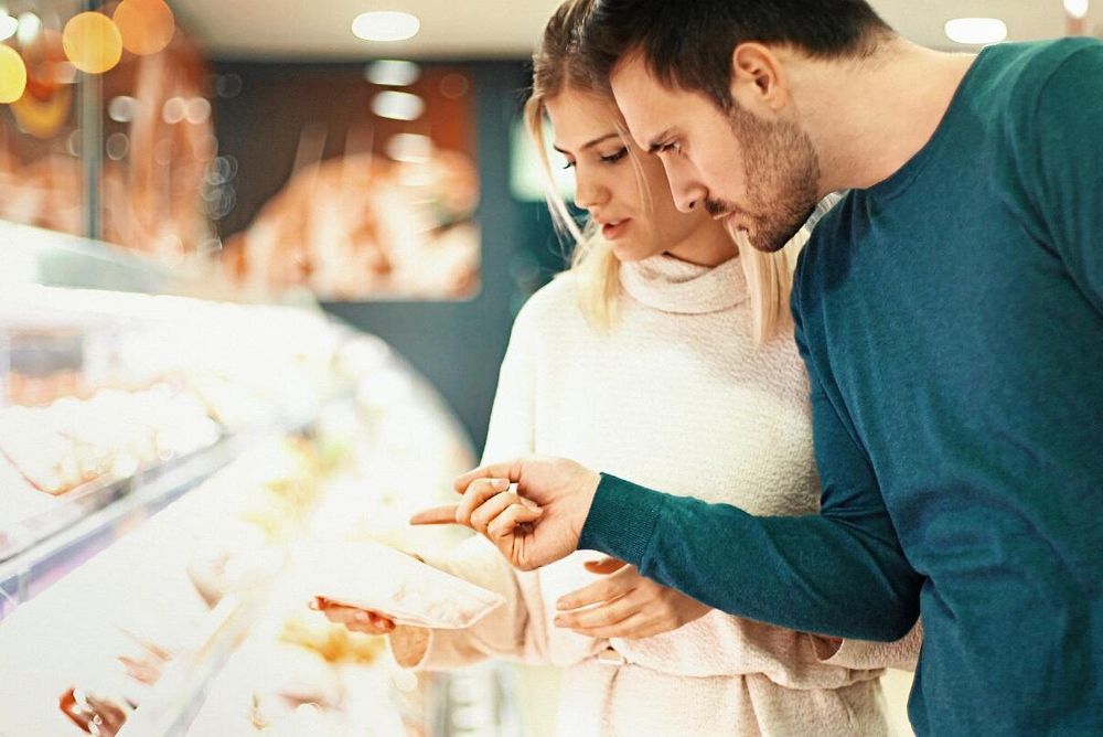 Läs innehållsförteckningen och jämför olika märken. Mängden salt kan skilja sig åt rejält.