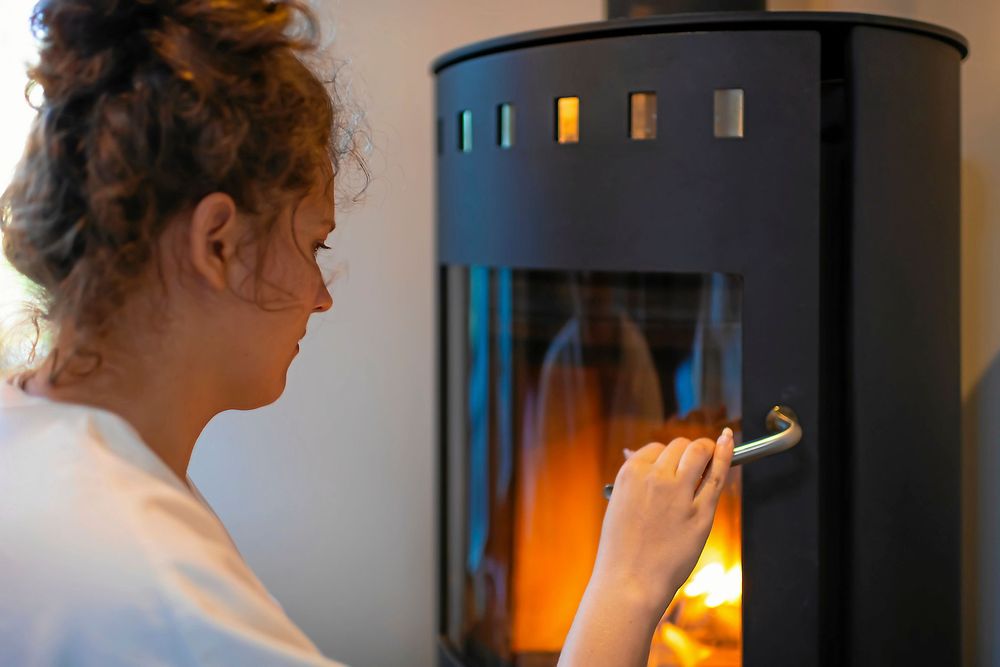 Liten glipa i kamindörren ger en extra skjuts åt draget.