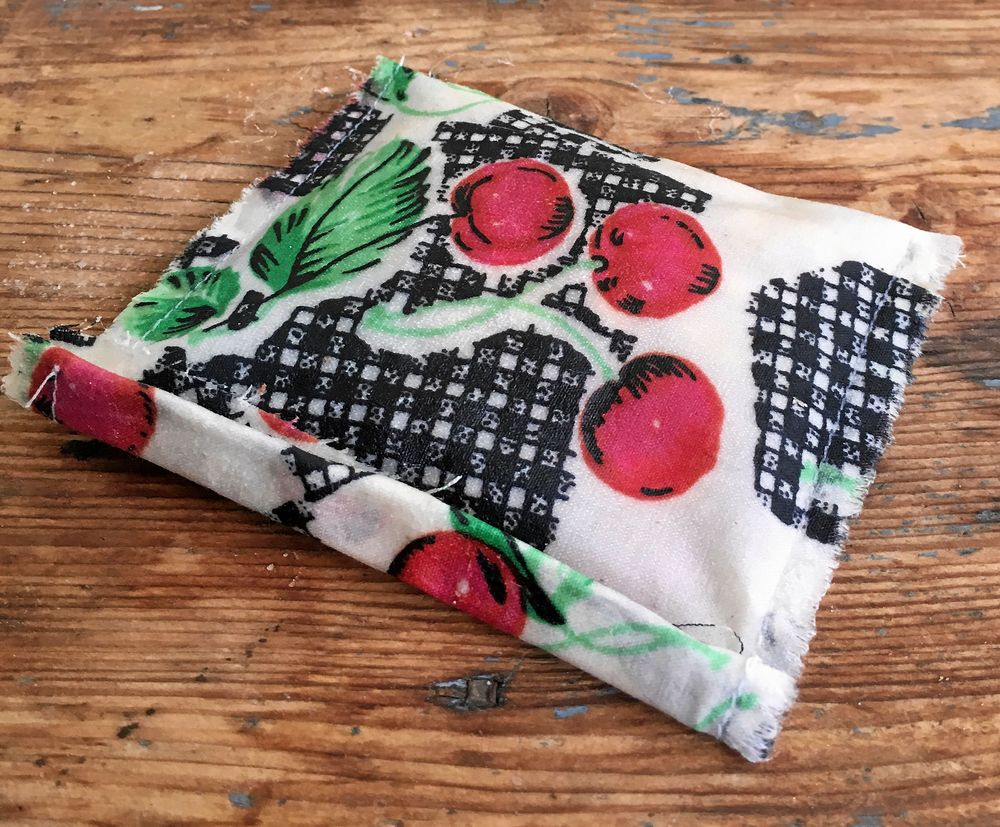 Vik och värm med fingrarna så försluts påsen.