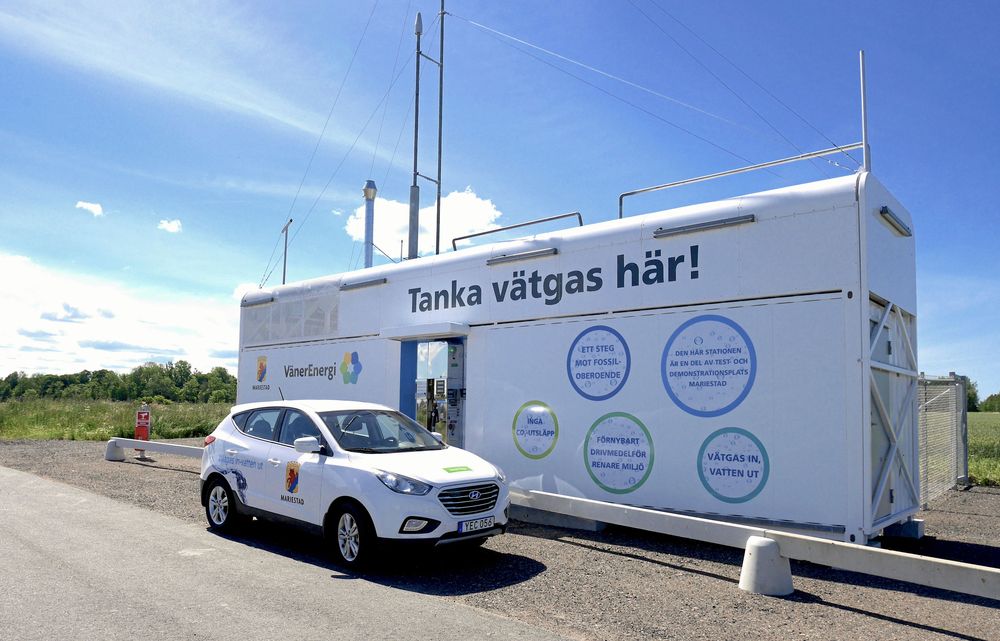 Invid E20 utanför Mariestad ligger denna unika anläggning, där vätgas tillverkas med hjälp av en solcellspark.