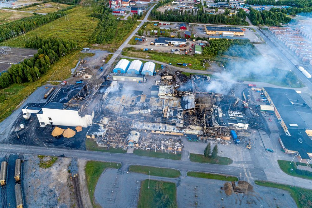 Drönarbild från den 23 augusti förra året, över Polarbröds anläggning, som visar den enorma förstörelsen.