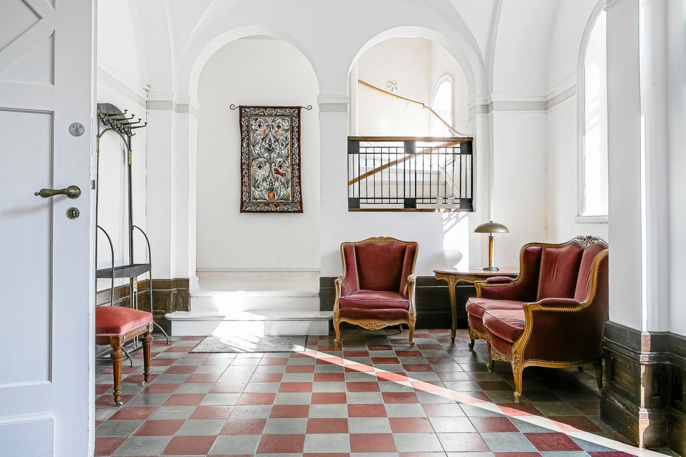 Entréhallen ger ett elegant intryck.