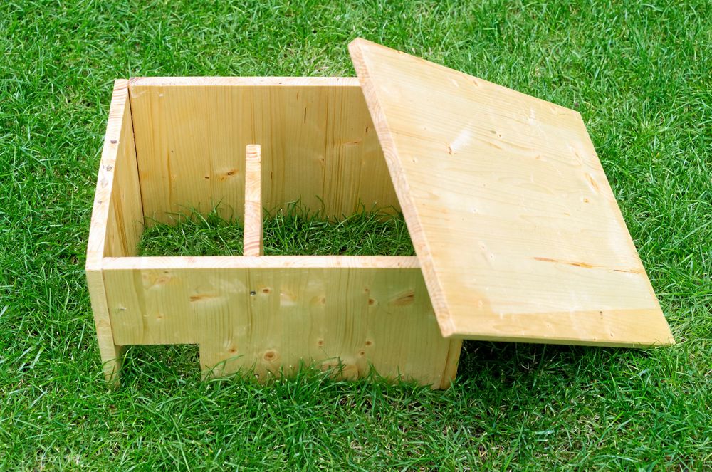 Bygge med farstun inne i huset. Använd alltid obehandlat trä.