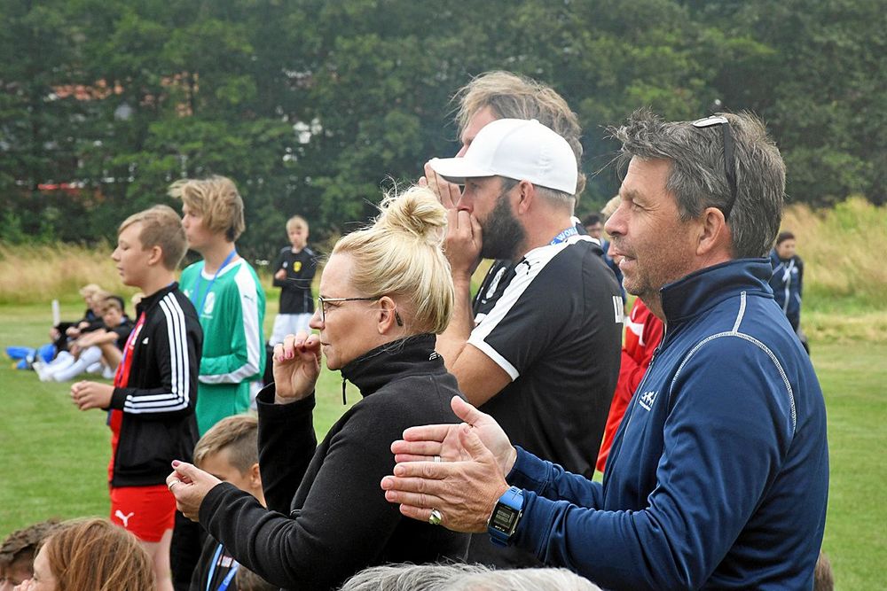 Det var gott om åskådare från Torna Hällestad när deras lokala flicklag spelade sin första match i Gothia Cup under måndagen.