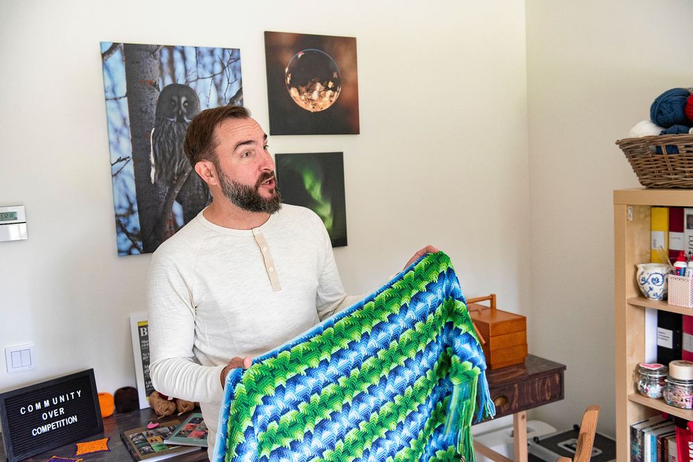 Martin med en filt i Navajo Tears. Smarta färgbyten ger ännu mera mönster.