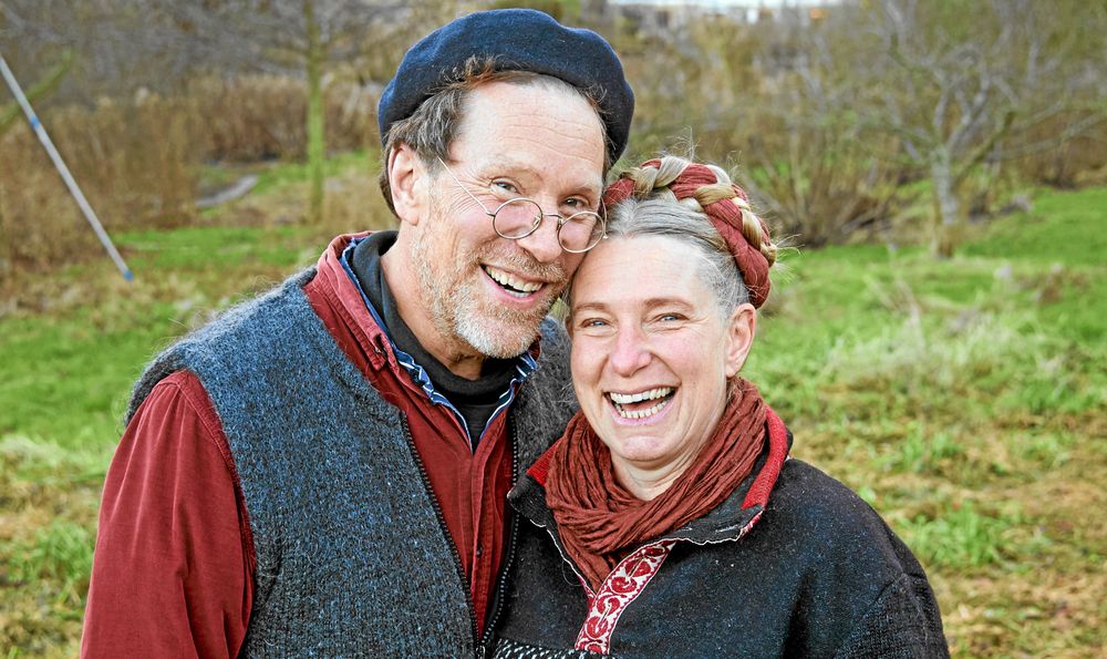 Paret Marie och Gustav Mandelmann driver Mandelmanns trädgårdar – och är bra inte bara på odling.