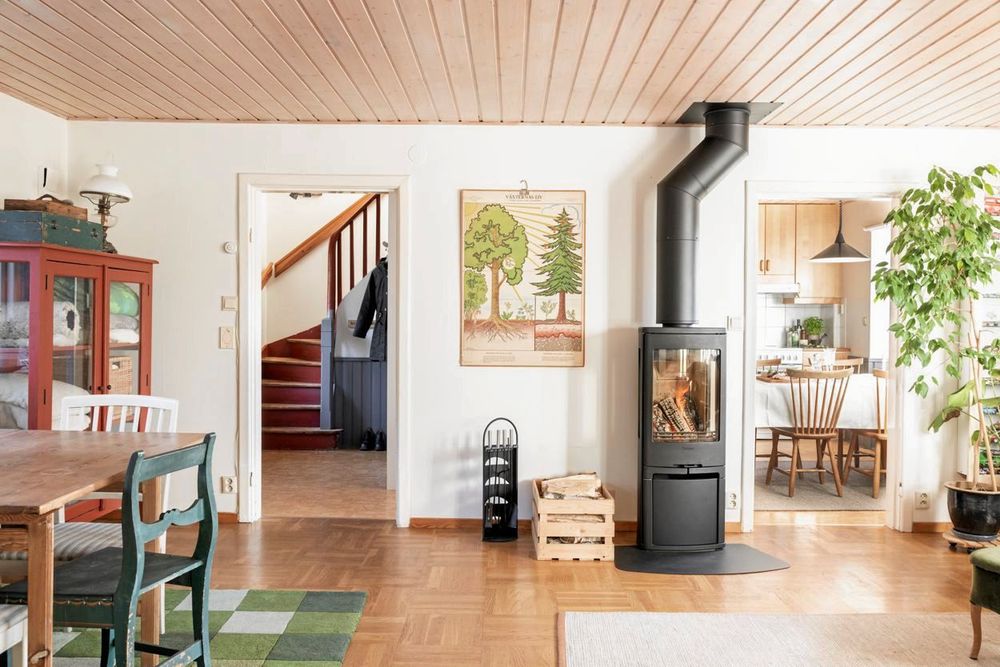 Interiören är väl underhållen och både klassisk och modern.