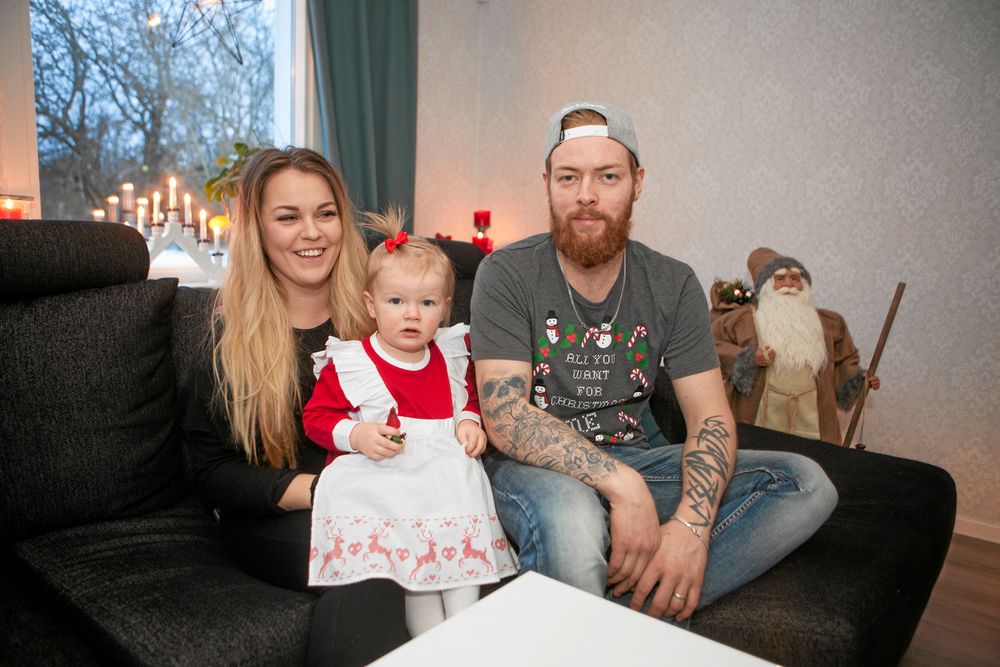 Familjen är viktigast för Victor, särskilt på julen. I år hoppas han att dottern Luna ska uppleva julens härliga känsla på riktigt.