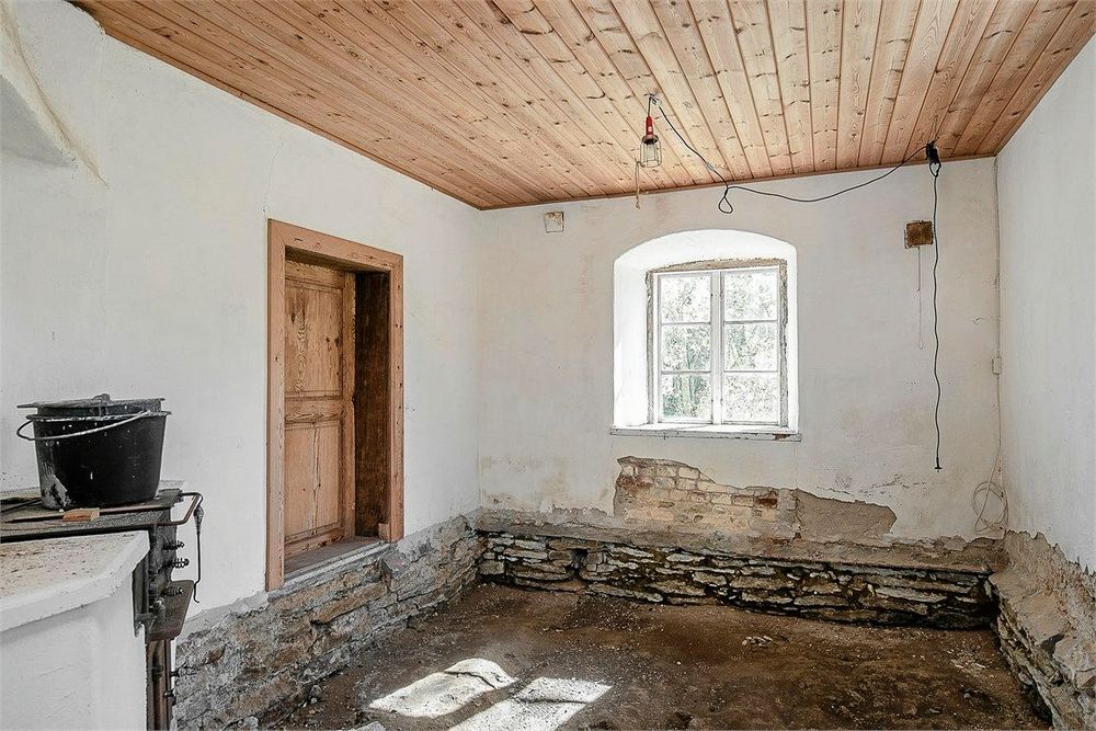 I det före detta köket finns en gammal ugn.