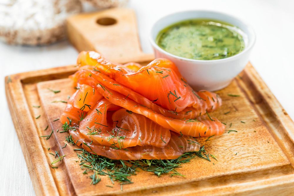 Gravad lax är rik på omega 3 och D-vitamin.