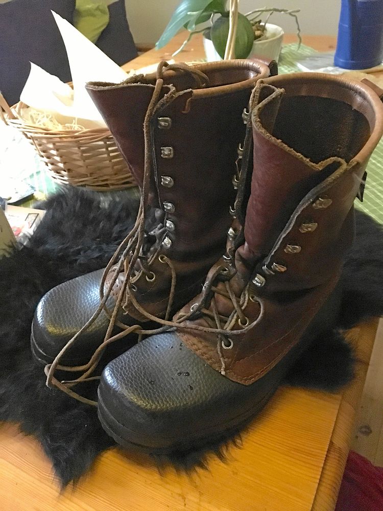 Just min loppis finns i ett område med många scouter och friluftsmänniskor så vandrarskorna dök upp till slut.