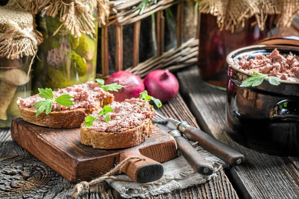 Leverpastej är ju så mycket godare om man gör sin egen!