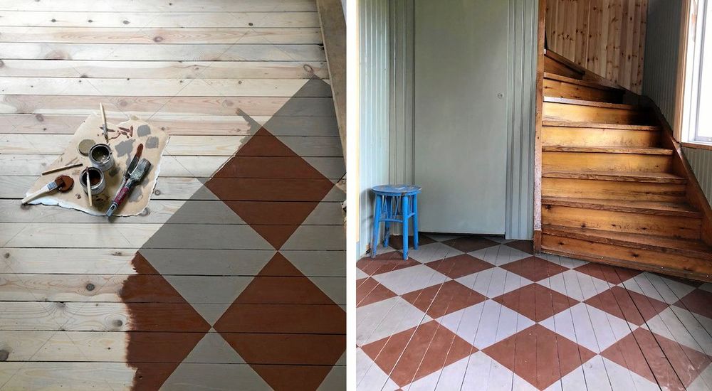 Golvet i hallen har Brita målat för hand genom att rita upp rutorna med blyerts. Sen målade hon rutorna med linoljefärg