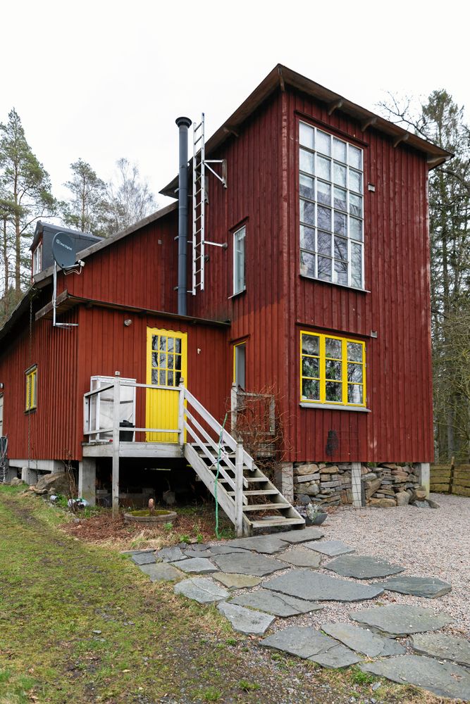 ”Nu har vi en rektangel, ett högt torn och en trekant på tomten. Det fattas bara ett oktagonväxthus!”, säger Lina.