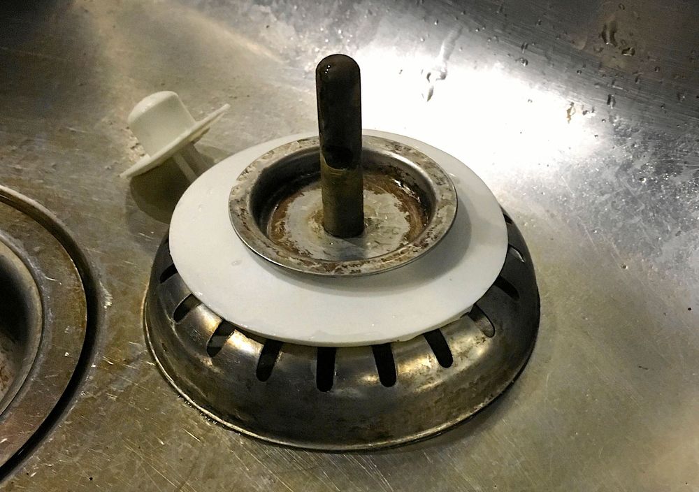 Silkorgen läcker inte längre. Tack vare lite lagarbete.