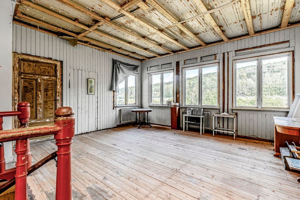 Tiden har stått still i många av rummen.