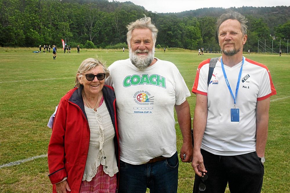 Barbro Hultgren, Lars-Erik Hultgren och Per Svensson är veteraner på Gothia Cup och de har gjort att hela samhället Torna Hällestad har engagerat sig i turneringen.