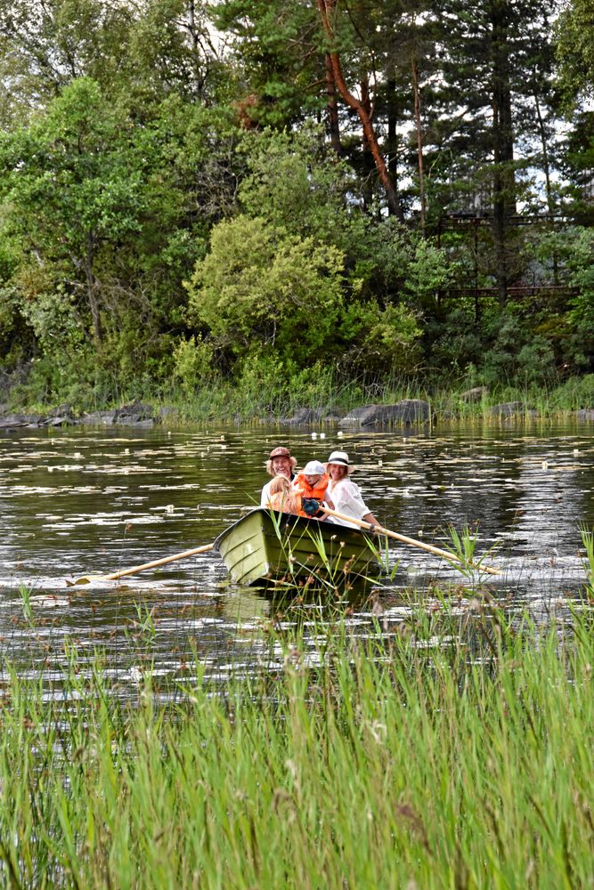 Flemming och Mette arbetar hårt med hotell- och restaurangverksamheten i skogen. Men naturen erbjuder bra stresshantering.
