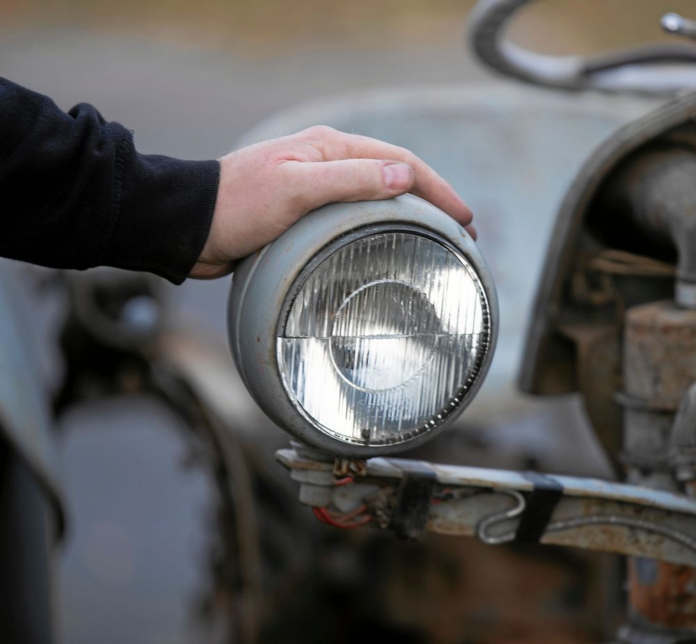 Lyktan är oskadd och fullt fungerande.