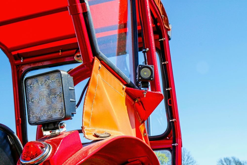 Lamporna har bytts ut till LED av modernt snitt. Vinylen ser ny ut men är över 25 år.