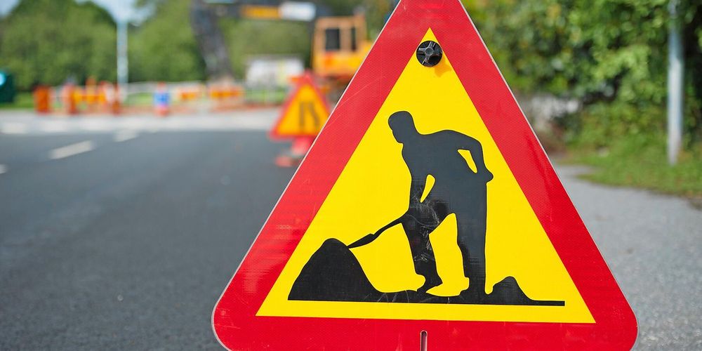 Under sommarhalvåret repareras och anläggs många vägar runt om i landet.