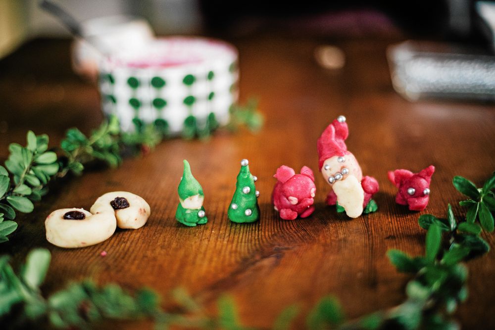 Hemgjorda marsipanfigurer är charmigast.