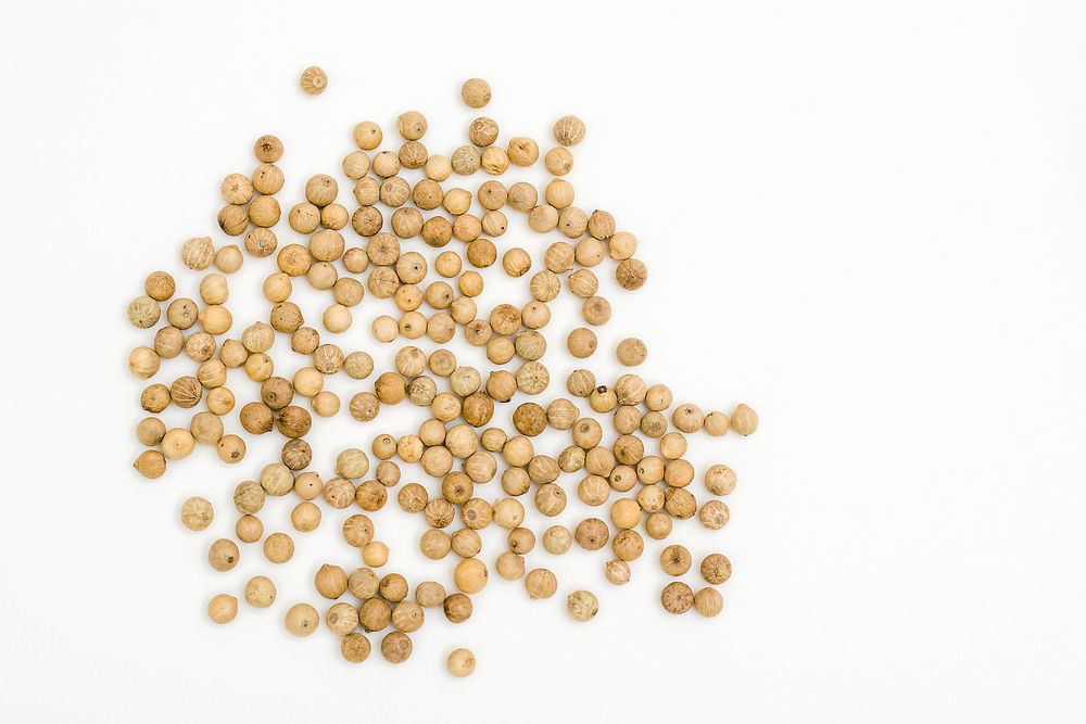 Vitpepparkorn mot magsjuka, sju eller nio stycken, är en modern, vidskeplig kur.