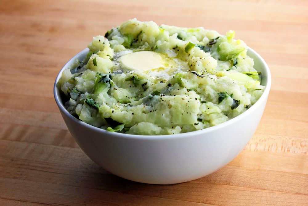 Irländsk colcannon med svartkål purjo och smör.