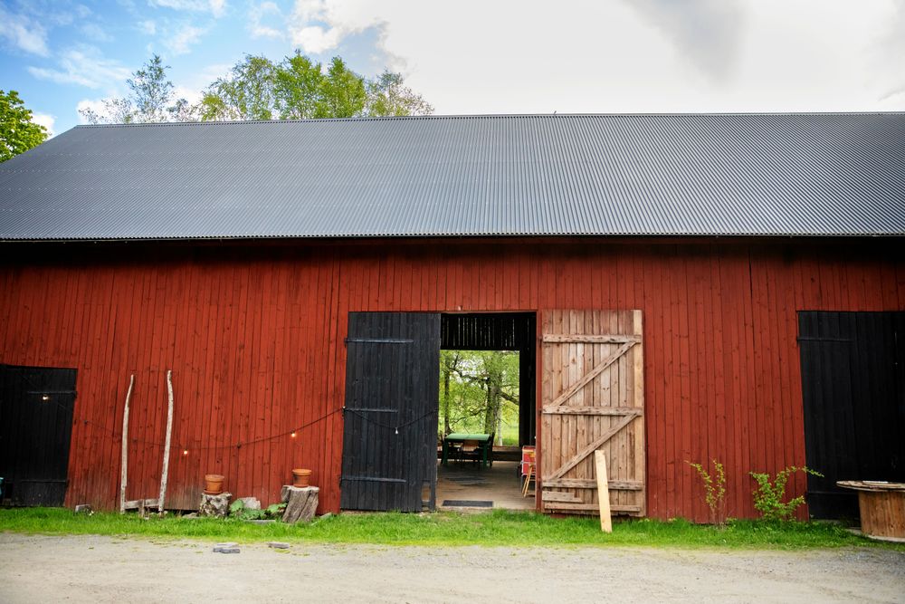 Från utsidan skvallrar inget om att det inne i ladan finns en gourmetkrog med namnet "Krogen som inte finns".