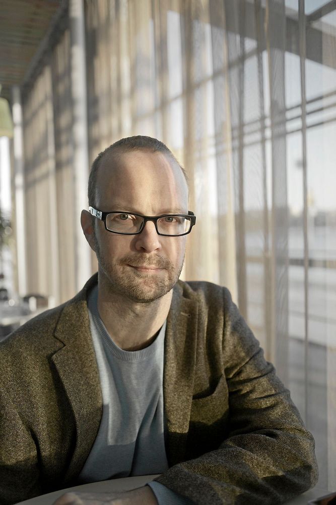 Alfred Skogberg, generalsekreterare på den ideella organisationen Suicide Zero, menar att vi måste våga prata med varandra om hur vi mår.