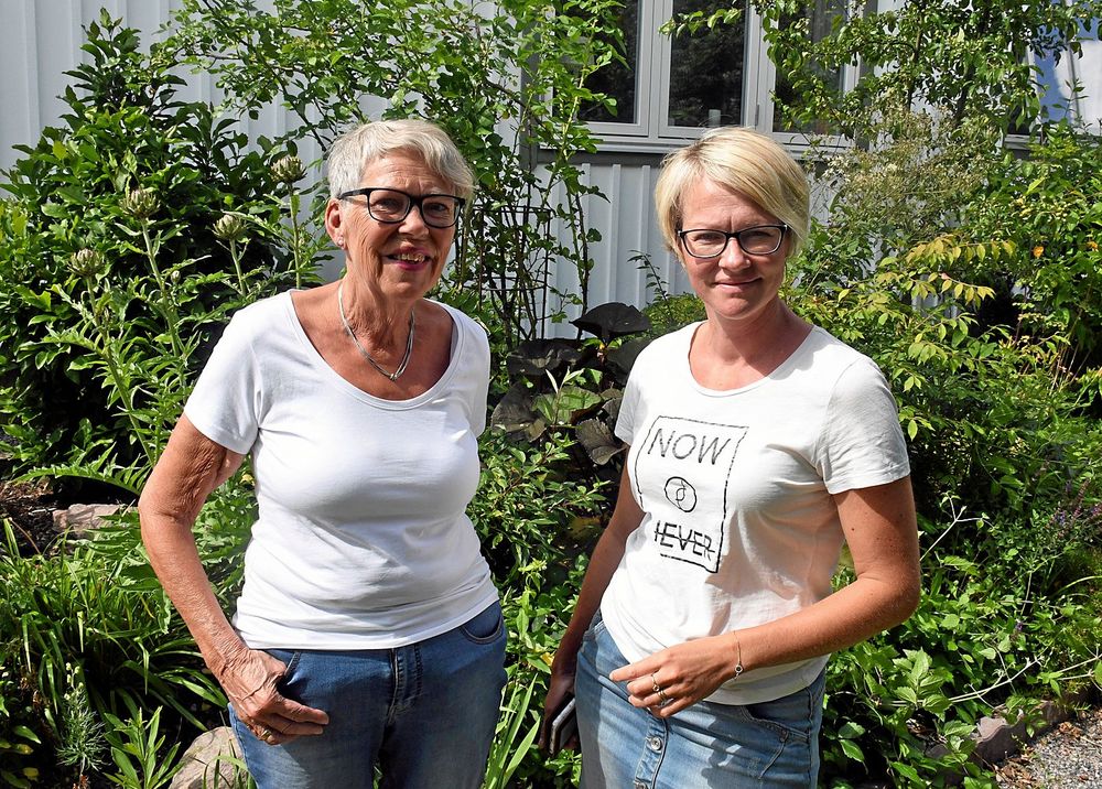 Monica Max Knutsson, 74, från Herrljunga, besökte Andreas Benkels trädgård tillsammans med 43-åriga Jenny Hedlund från Vårgårda.