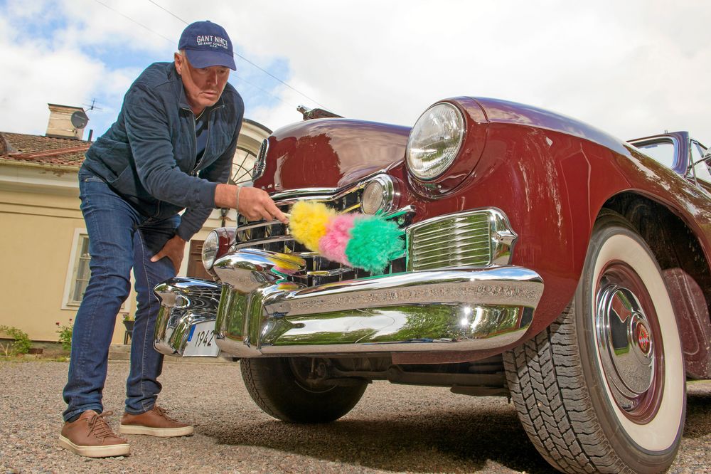 En dyrgrip måste naturligtvis dammas noga.