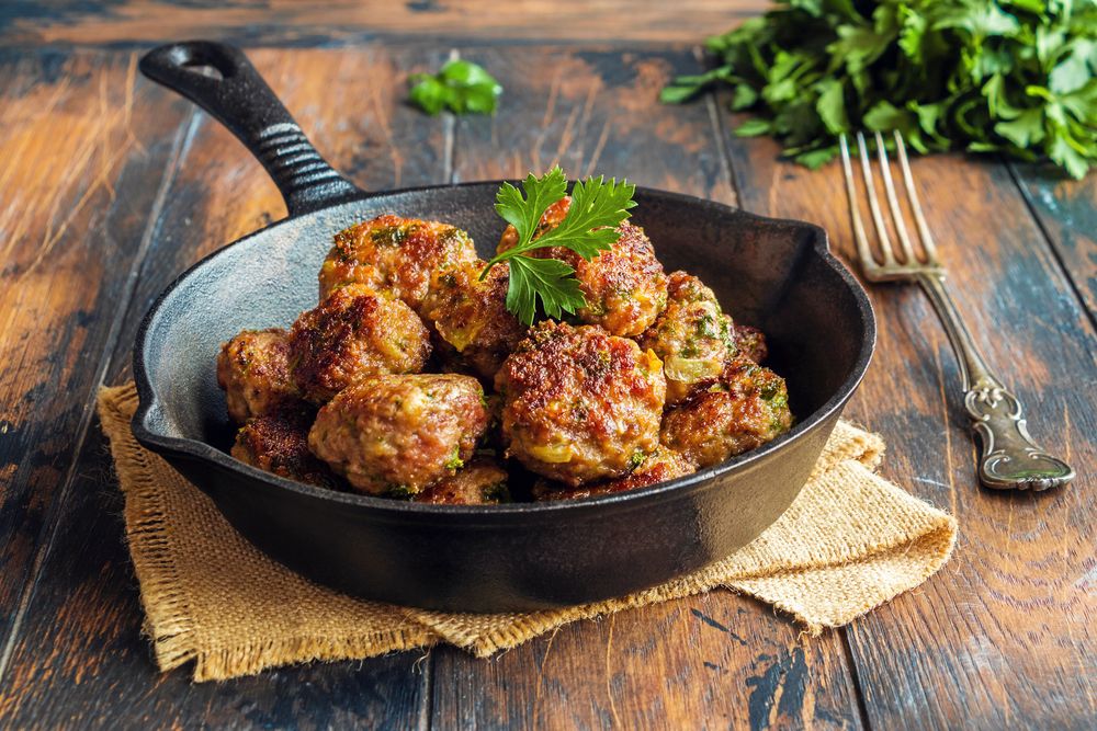 Så gott med köttbullar - stora eller små - på julbordet.
