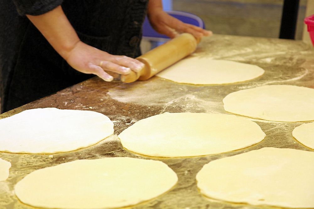 Tunnbrödsbakning - traditionellt och modernt i samma bak.