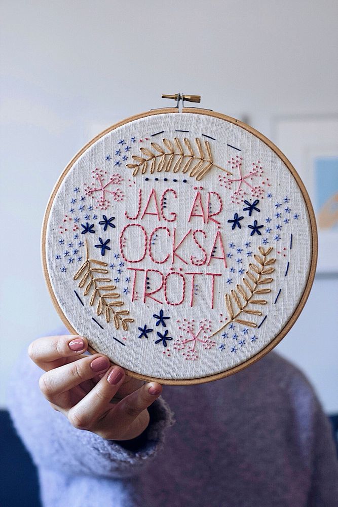 ”Jag är också trött” kan personer utan utmattningssyndrom utbrista till Maja.