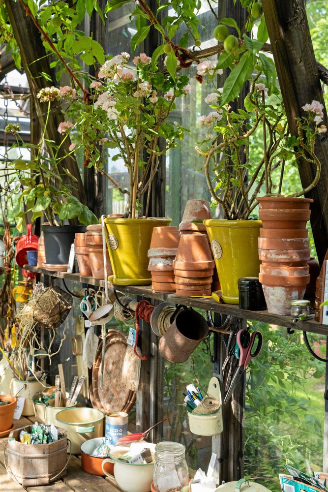 Återbruk är en självklarhet. Särskilt gillar Eva emaljerade Kockumskärl.