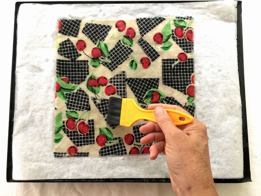 Fördela det smälta vaxet jämnt.