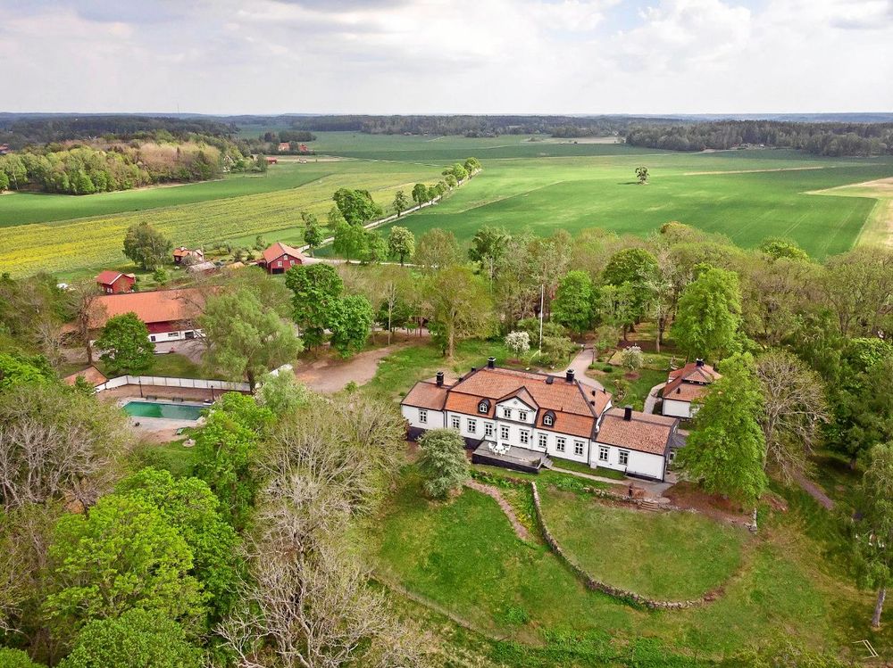 Tomten är 59 hektar.