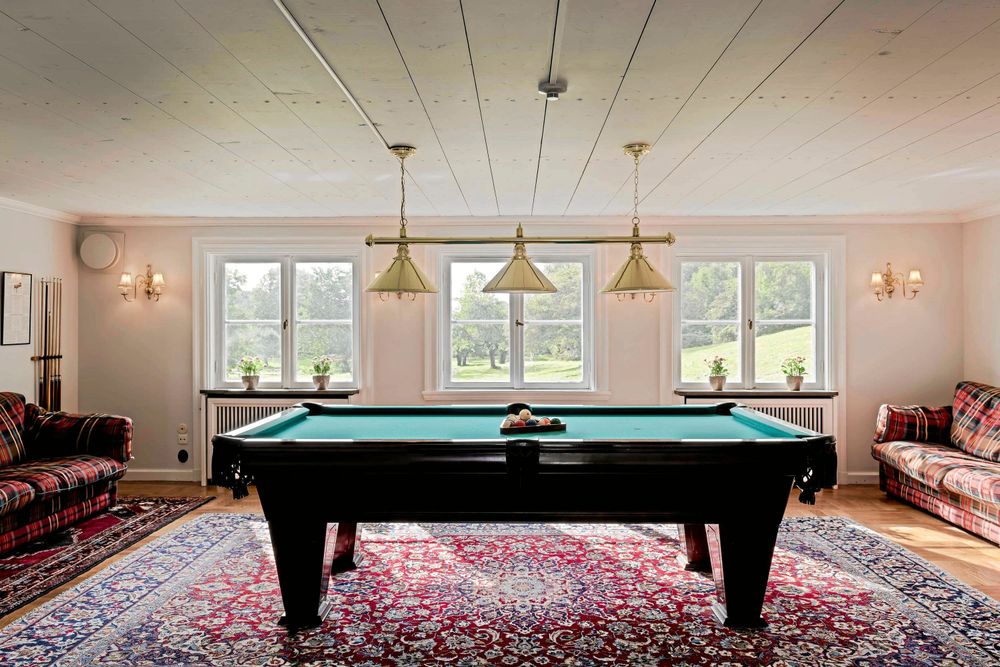 Biljardfantaster kan roa sig i biljardrummet. Foto: Wrede Fastighetsmäkleri