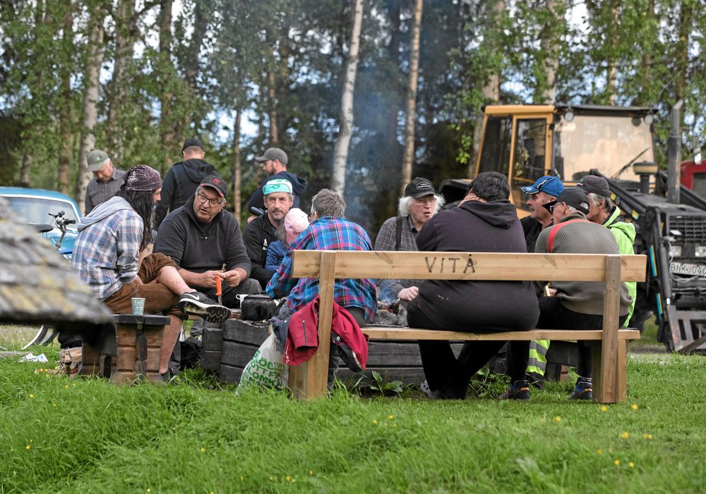 Veterantraktorträffen lockar fler än enbart motorentusiaster. Till Storabro i Vitå kommer män och kvinnor i alla åldrar för att umgås och prata.