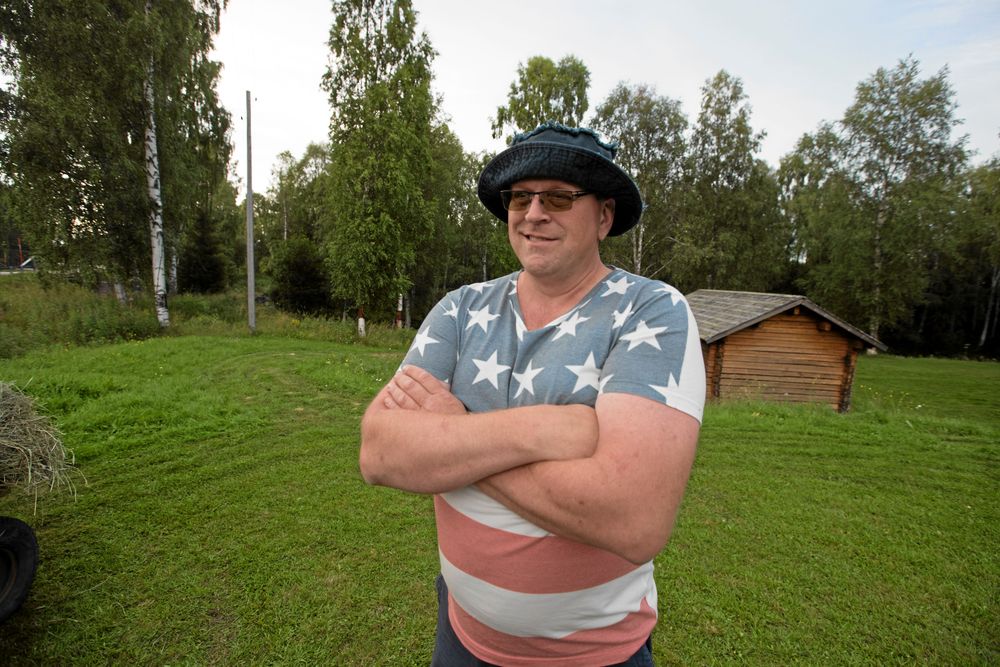 Arnold Andersson, 48, är uppvuxen med maskiner av olika slag. Han äger i dag fyra gamla veterantraktorer.