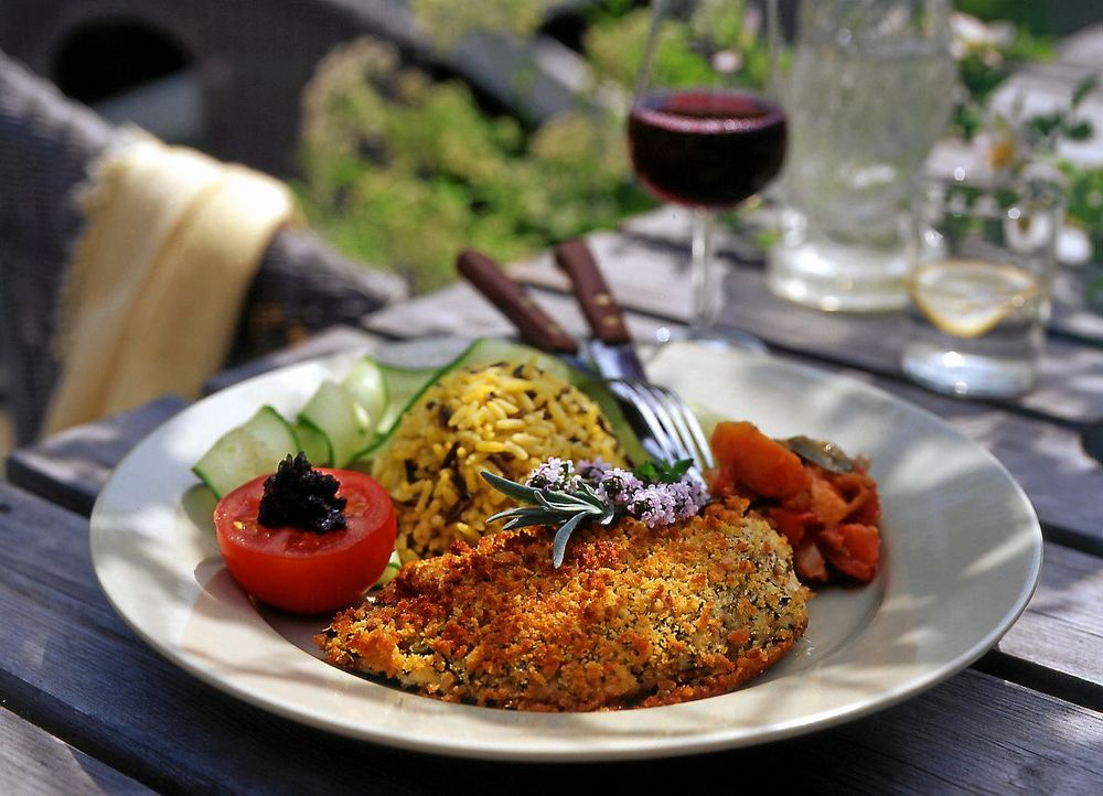 Värdshuset har en grön profil där Carina Jönsson fokuserat på Medelhavsmat.